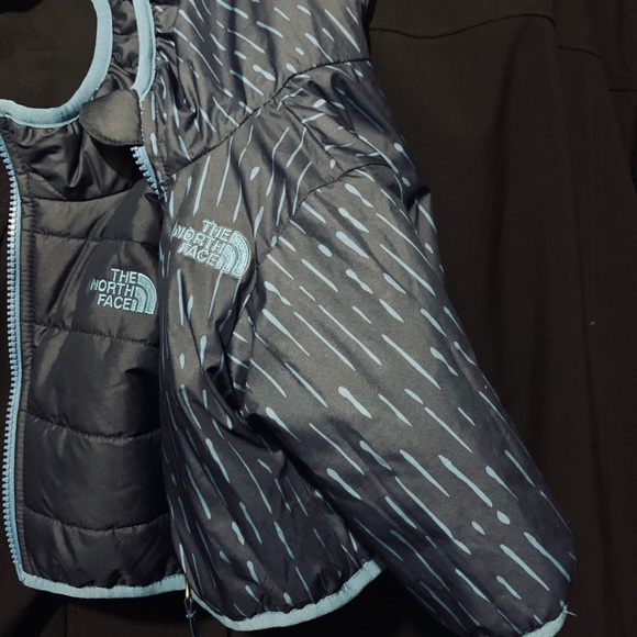 The North Face Reversible Puffer Coat - Picture 2 of 2